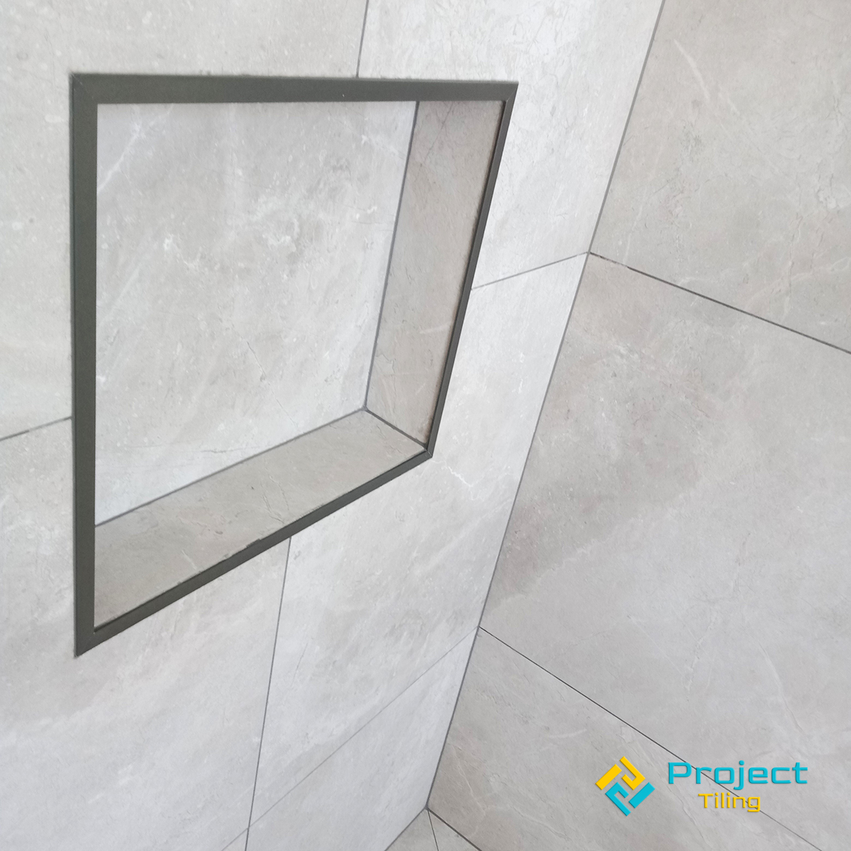 varying shades of beige and uneven staining
create a limestone look